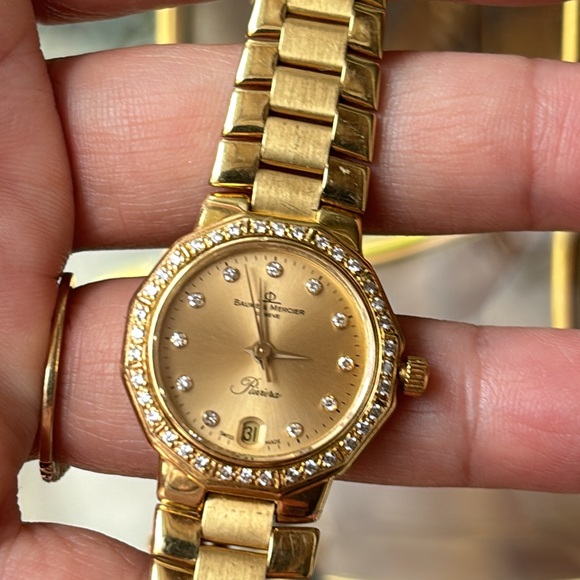 ✨SOLD✨
Baume Mercier Riviera 18k Gold & Diamond
 Watch - Picture 8 of 16